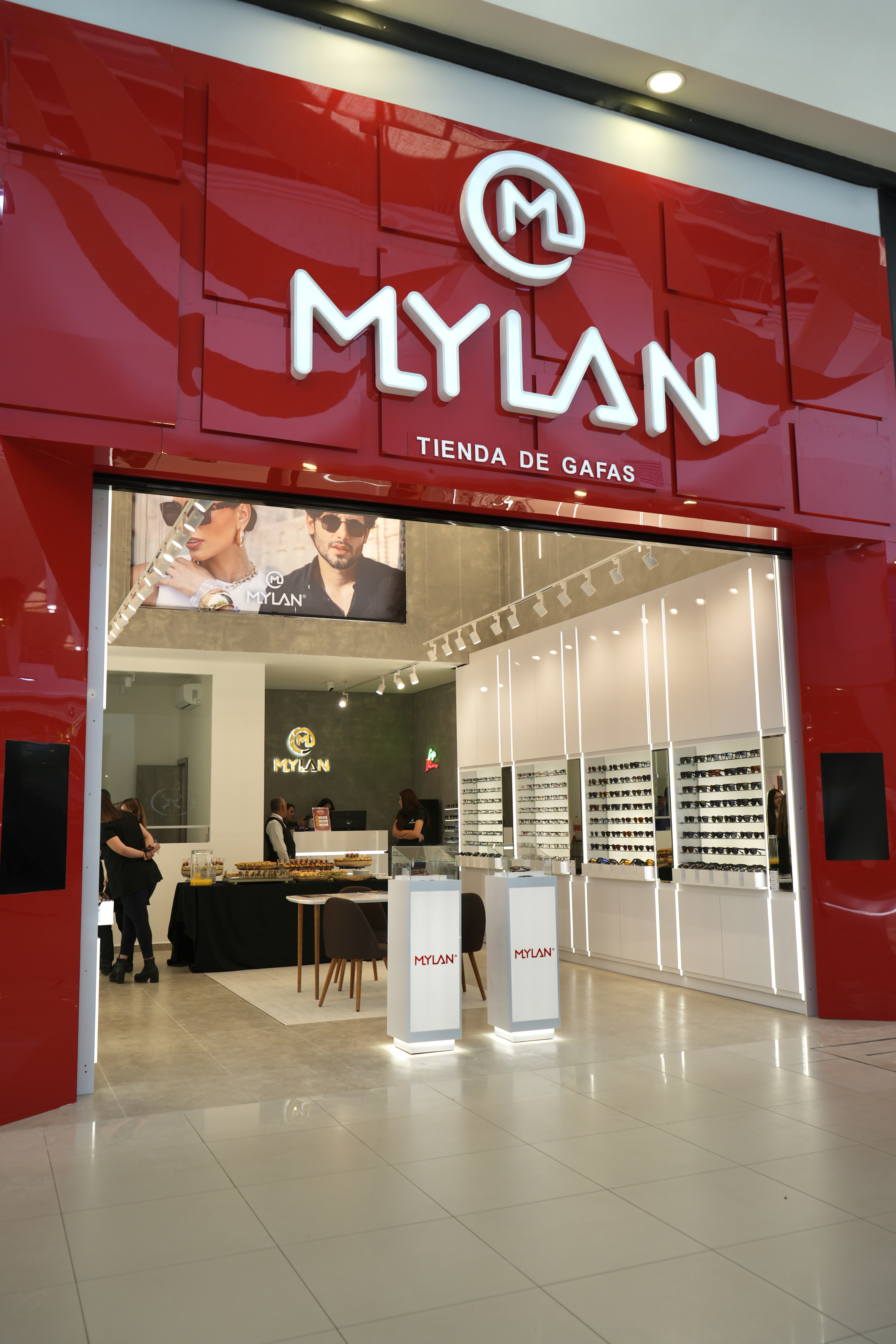 Mylan Shopping Mariano